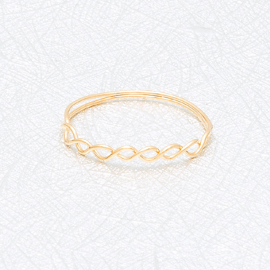 THIN BRAID RING IN GOLD